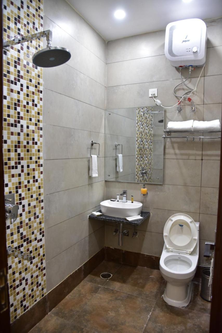Inter Urban Hotel Rohtak Exterior foto